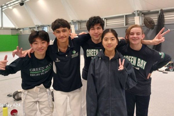 5 fencers