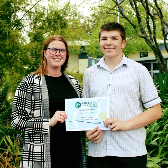 Kia pou whirinaki tātou. Kia mahara anō ki te tara iti - To be reliable, consistent and dependable in our pursuit of excellence, and to always be reminded to nurture and care for the little things.

Congratulations to all students who received EXEMPLARY DEMONSTRATION OF SCHOOL VALUES AWARDS (E Tipu E Rea / Responsiveness) at today's Year 9 and Year 10 Assemblies. 

*Please note: Senior students' final awards assembly is taking place NEXT Friday (25 October 2024).

Pictured is Year 9 Te Angitū Ngātahi recipient, Jackson Moyle, with his very proud dean, Gabbie Perry.
 
A full list of today's Award recipients can be found on our school website:
https://greenbayhigh.school.nz/news/term-4-2024/year-9-and-year-10