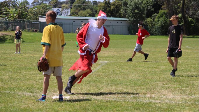 santa running