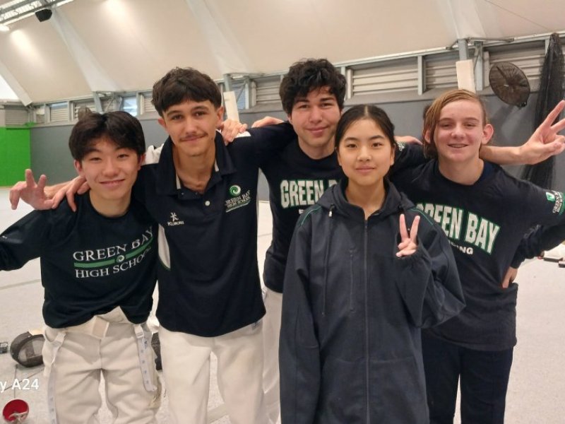 5 fencers